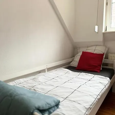 شقة 100 M2, 3 Zimmer, Parkplaetze, Balkon, Europapark *