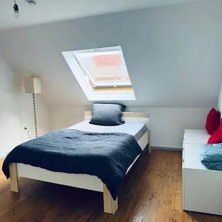 100 M2, 3 Zimmer, Parkplaetze, Balkon, Europapark شقة *