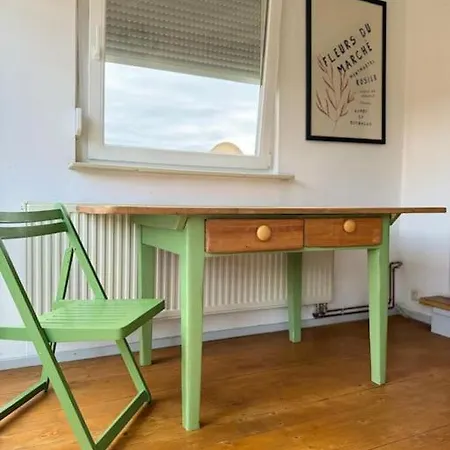 100 M2, 3 Zimmer, Parkplaetze, Balkon, Europapark *