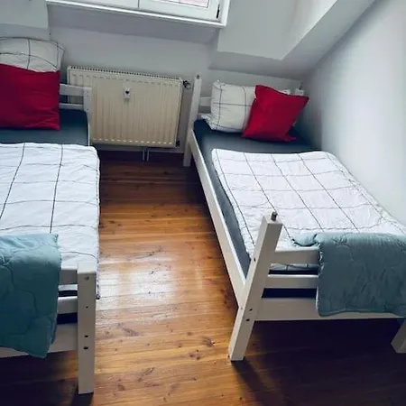 100 M2, 3 Zimmer, Parkplaetze, Balkon, Europapark * Hohberg