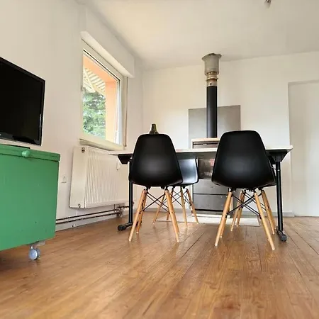 100 M2, 3 Zimmer, Parkplaetze, Balkon, Europapark شقة